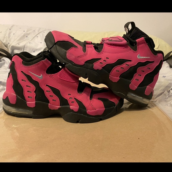 nike diamond turf pink